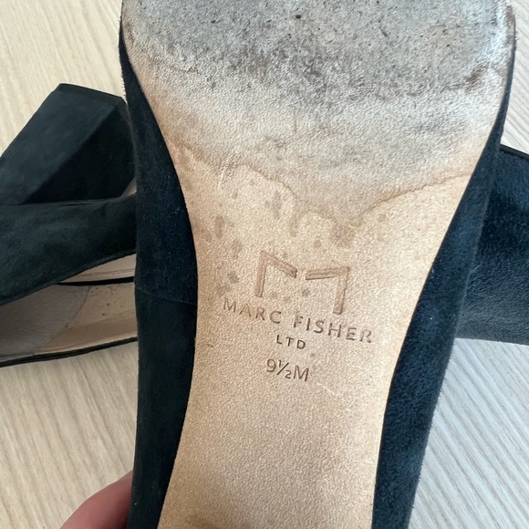 Marc Fisher Zala block heel. Black. 2 3/4" heel. Very good condition. Size 9.5. - Picture 5 of 7